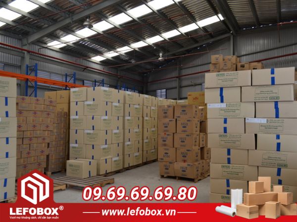 Thùng carton cũ huyện Hóc Môn lưu trữ và trưng bày sản phẩm