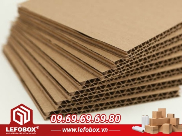 Bìa carton cứng là nguyên liệu làm thân thuyền