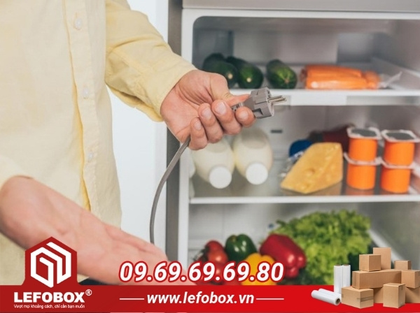Ngắt tủ lạnh và rã đông tủ