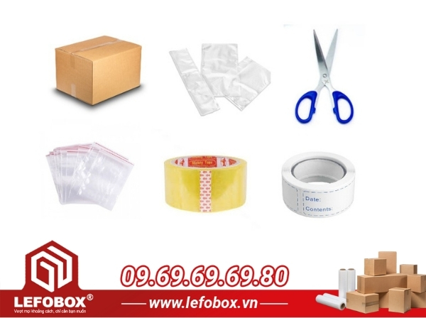 Chuẩn bị vật liệu đóng gói quần áo
