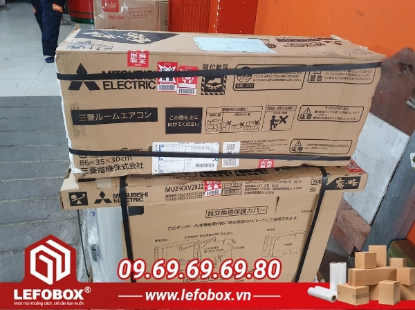 Đóng máy lạnh vào thùng carton