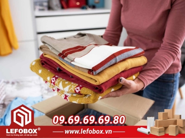 Đóng gói quần áo khi chuyển nhà