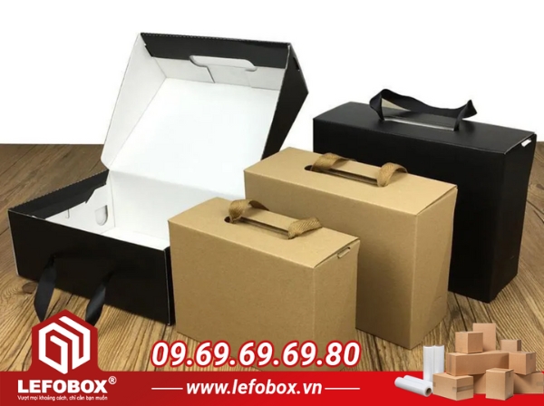 Hộp carton đóng một vai trò quan trọng trong việc đảm bảo an toàn cho giày, dép