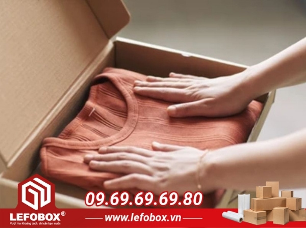 Lợi ích của hộp carton đựng quần áo đối với việc kinh doanh online