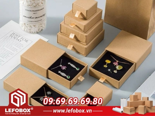 Hộp carton nhỏ đựng trang sức