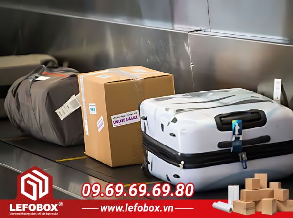 Hướng dẫn cách đóng gói hành lý đi máy bay bằng thùng carton đúng quy định