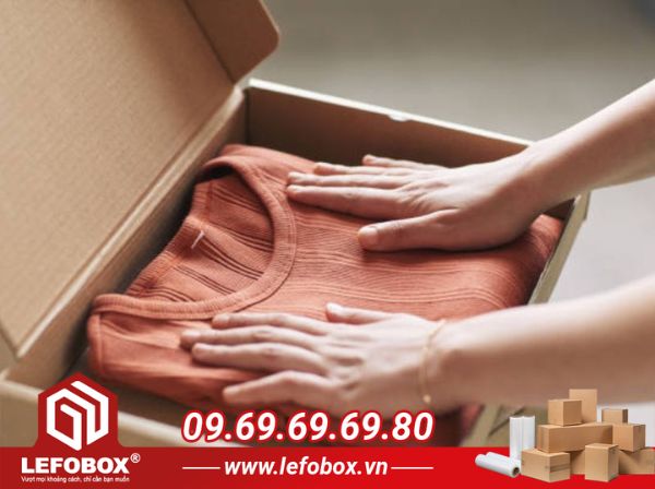 Hướng dẫn cách đóng gói hàng quần áo Shopee