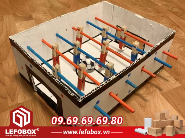 Làm bàn đá bóng mini từ bìa carton