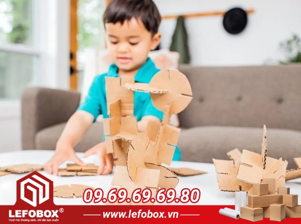 Làm đồ chơi từ bìa carton cho bé có cơ hội phát triển khả năng sáng tạo