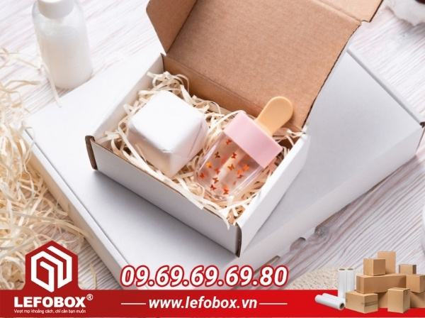 Mẫu hộp carton đựng mỹ phẩm giấy craft trắng