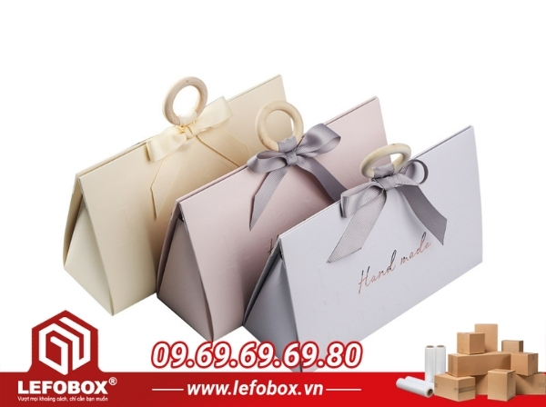 Mẫu hộp giấy đựng quà thắt nơ