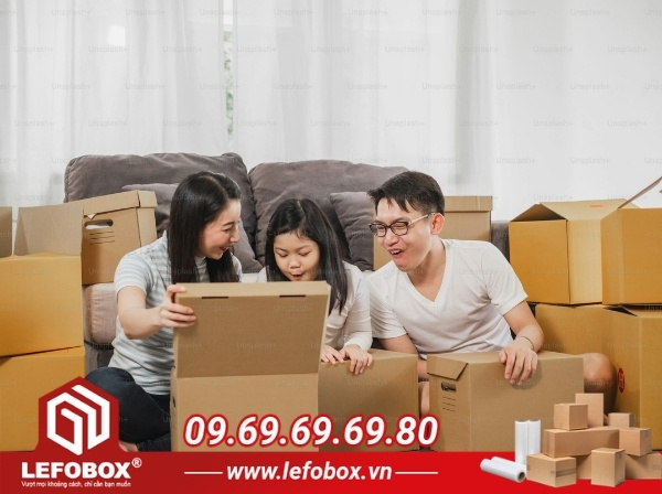 Thùng carton 50x50x50 phù hợp đựng những đồ gì?