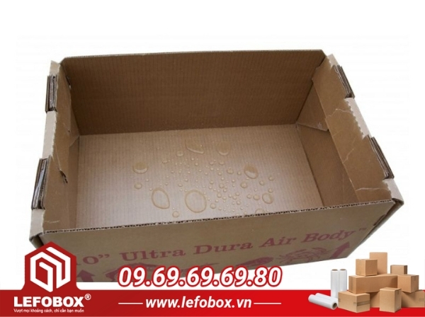 Thùng carton đóng hàng đi nước ngoài cần có khả năng chống ẩm tốt trước các điều kiện thời tiết khác nhau