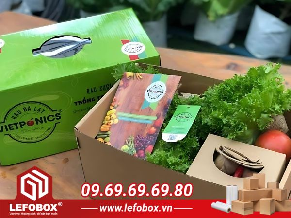 Thùng carton cũ đựng thực phẩm