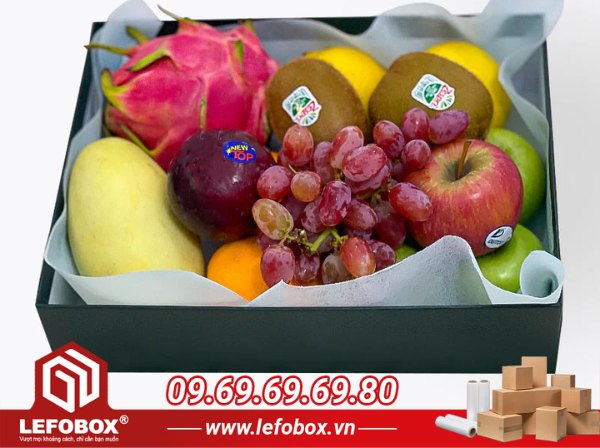 Thùng carton đựng trái cây trưng bày