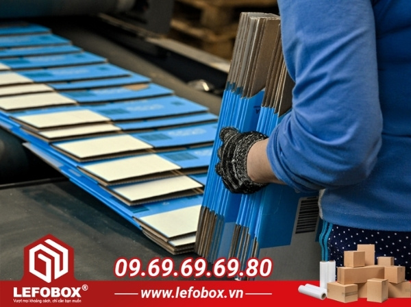 Thùng giao đến ở dạng nào? Có cần tự gấp không?